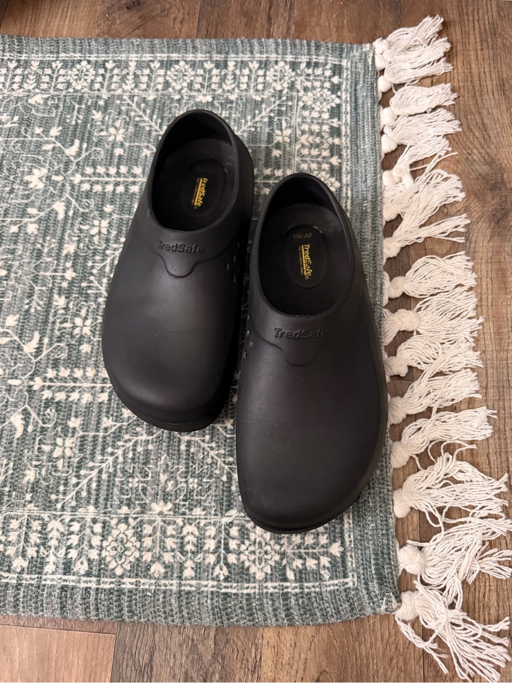Tredsafe Slip Resistant Black Slip-On Work Clogs